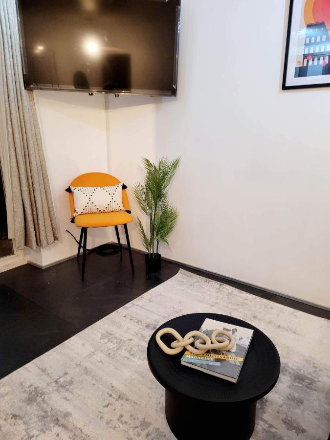 Stepney Gated Area With Parking & Garden Apartament *