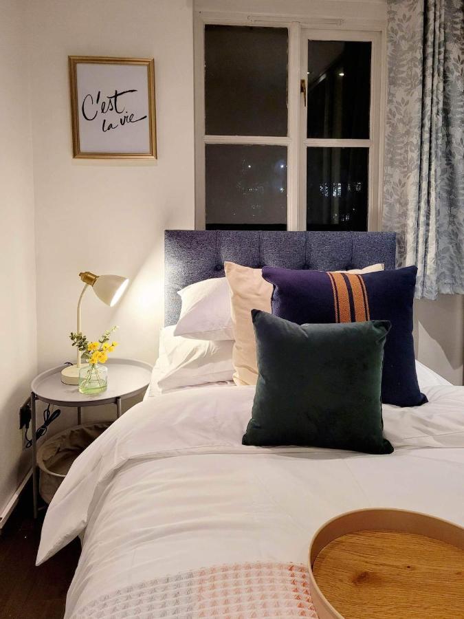 Apartament Stepney Gated Area With Parking & Garden Londra