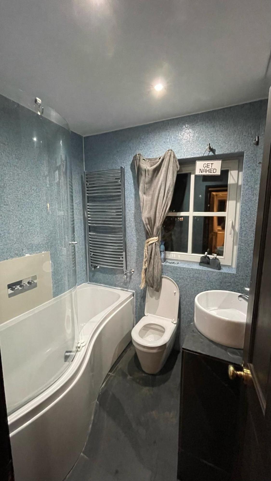 Apartament Stepney Gated Area With Parking & Garden *