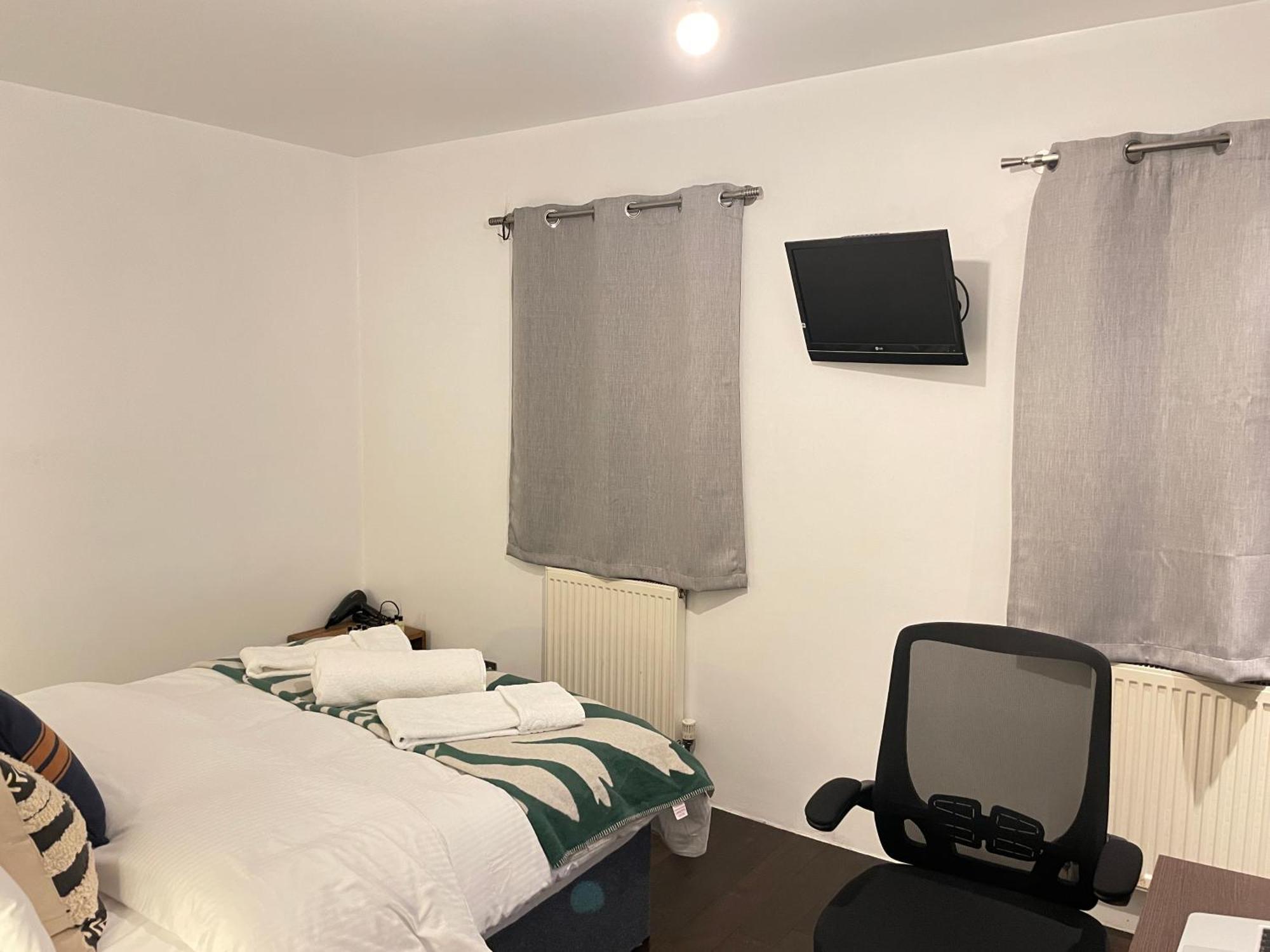 Apartament Stepney Gated Area With Parking & Garden Londra