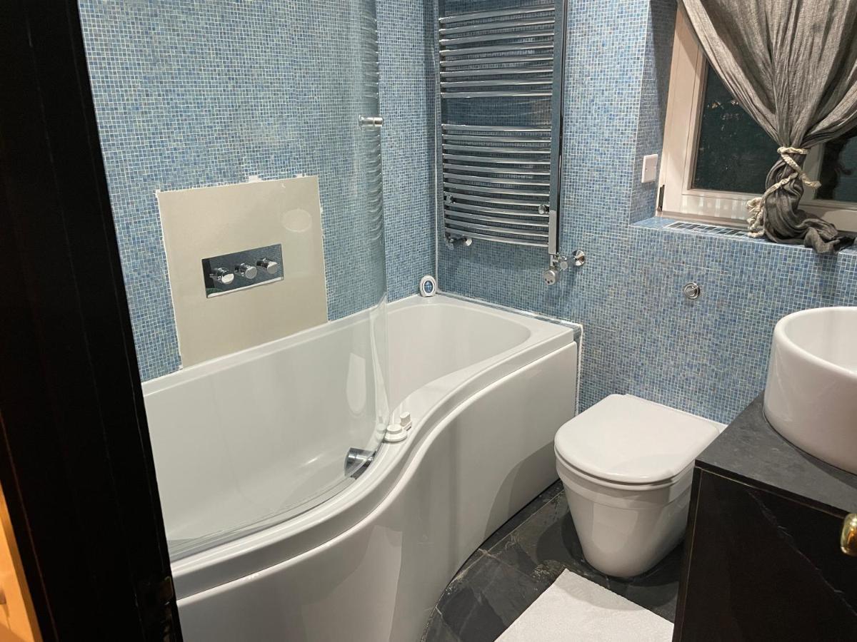 Stepney Gated Area With Parking & Garden Appartamento *